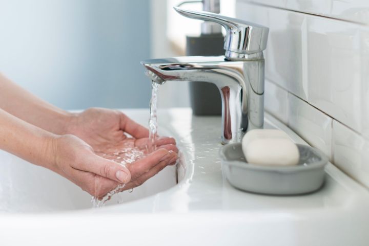 Внимание! В ЛНР 12 декабря пройдут водопроводные ремонты, из-за чего ряд районов останется без воды 