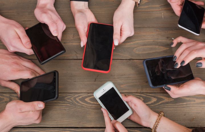 Все смартфоны в России могут поставить на государственный учёт: что это значит для граждан? 