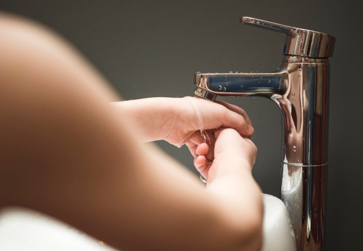 В Новый год без воды: часть Луганска осталась с сухими кранами на неопределённый срок 