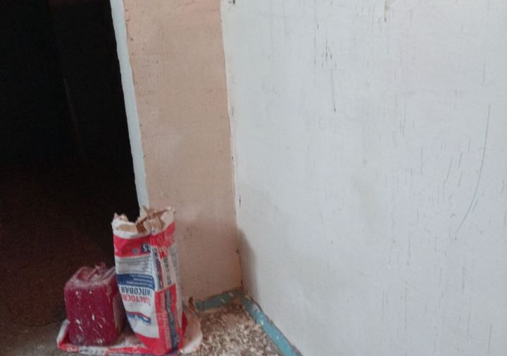 «Работы начались и встали»: луганчане возмущены затянувшимся ремонтом в одной из многоэтажек 