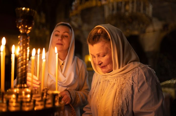 Православные верующие в ЛНР празднуют Рождество: история, традиции и значение праздник