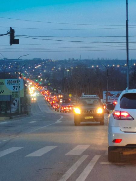 Автомобильный коллапс в Луганске: в городе не работают светофоры