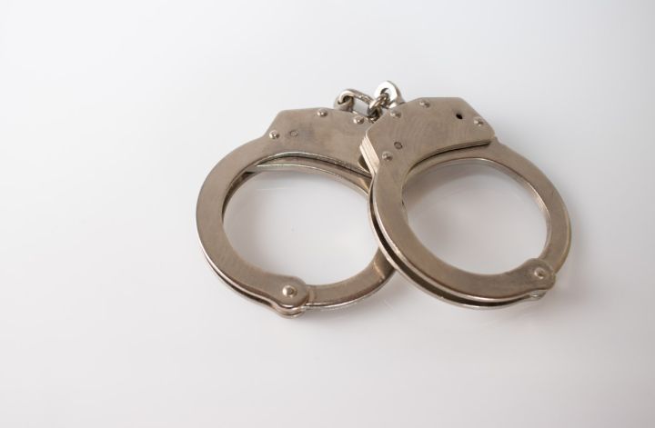 Пообещала купить продукты, но присвоила деньги: жительница ЛНР обокрала пенсионера 