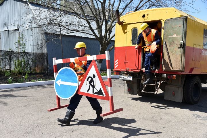 Водоснабжение ряда улиц Луганска приостановлено из-за аварии