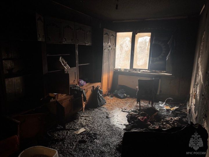 В Стаханове из-за тлеющей сигареты чуть не сгорела многоэтажка: есть погибший