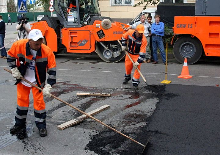 В Луганске за неделю починили 4 тысячи кв. м дорог