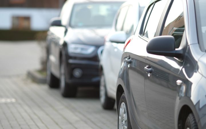 У здания администрации Луганска запретят остановку автомобилей