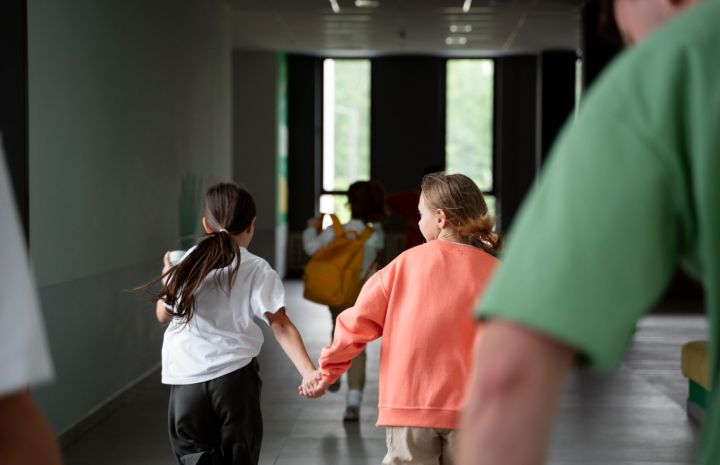 «Учёба в холоде»: в одном из городов ЛНР родители бьют тревогу из-за ледяных классов