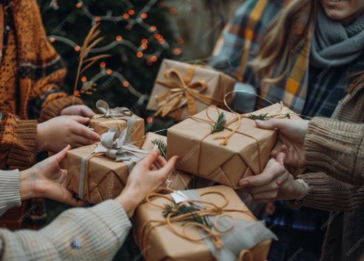 Под Новый год случаются чудеса… Какие подарки получили от Деда Мороза пожилые одинокие люди из Краснодона