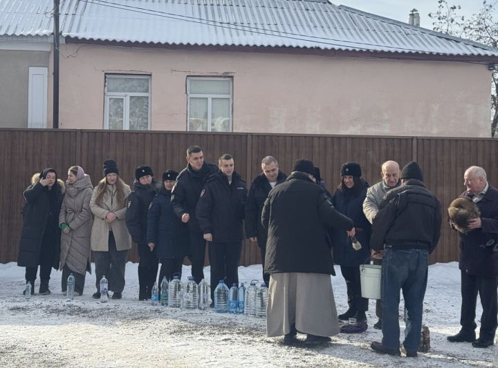 «Желание окунуться должно идти от души». Как в Свердловске отметили Крещение