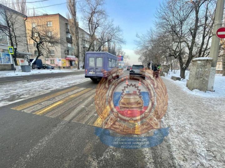 Внедорожник сбил 12-летнюю девочку прямо на «зебре» у школы в Луганске