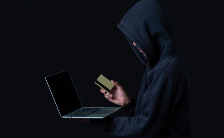 Мошенники использовали пенсионера в качестве курьера и обокрали 78-летнего жителя ЛНР 