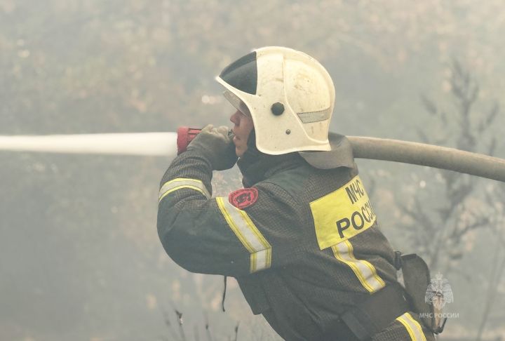 Трагедия в Луганске: при пожаре погиб четырёхлетний ребёнок и пострадала женщина 