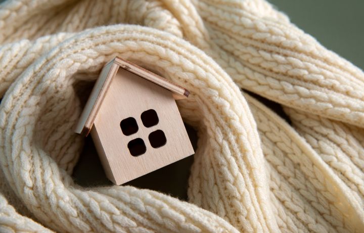 Пар до пятого этажа: авария отопления превратила одну из луганских многоэтажек в хаммам