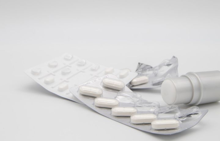 Аптеки Луганска уличили в завышении цен на ряд лекарств