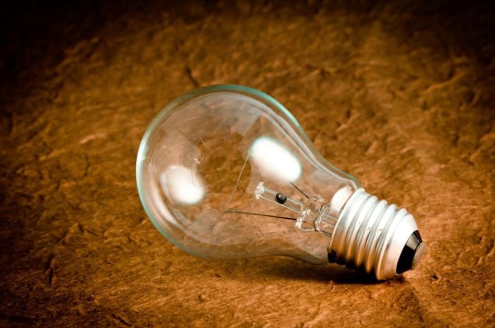 А напряжение будет? Жители Краснодона жалуются на качество электроснабжения