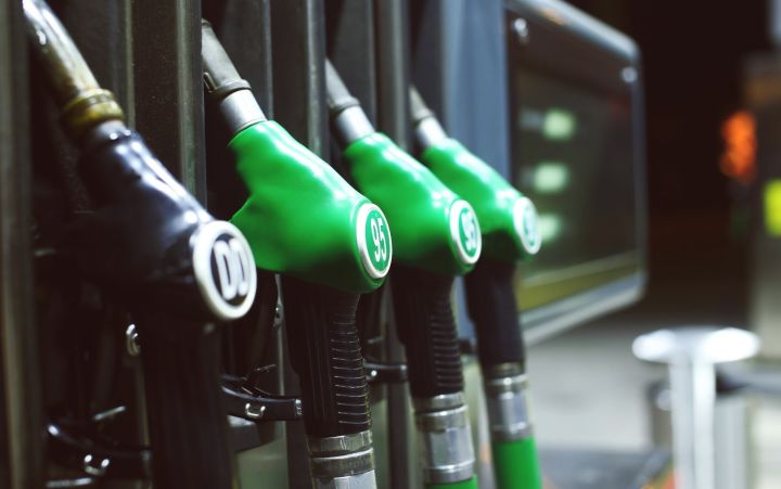 Топливо и кофе ночью: 16 заправок в ЛНР будут работать круглосуточно 