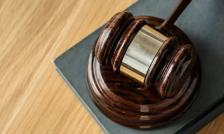 1,5 млн за приговор: судью из Антрацита подозревают в огромной взятке