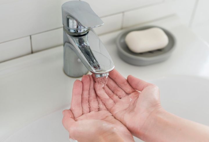 «Лугансквода» проведёт аварийные работы в ЛНР: где возможны перебои с водой 4 февраля?