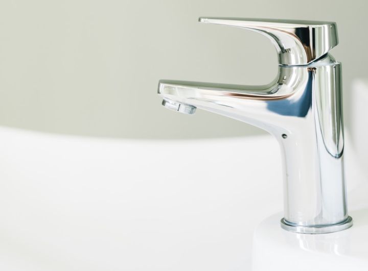 Где возможны перебои с водой: адреса ремонтов «Луганскводы» на 5 февраля