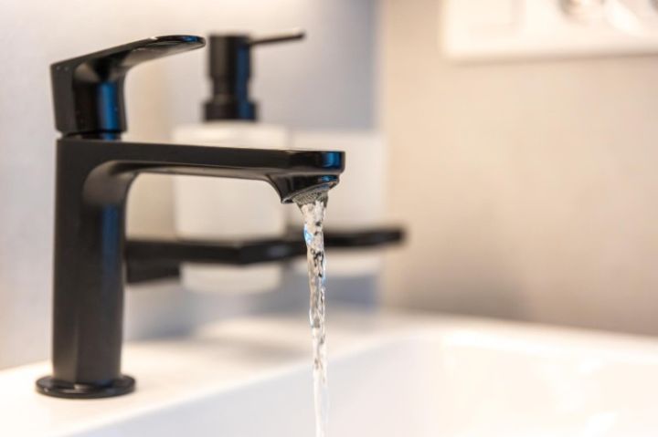 «Лугансквода» сообщила важную информацию об оплате коммунальных услуг жителям ЛНР