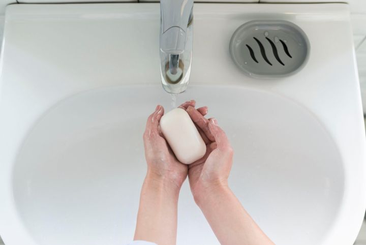 Жителей ЛНР предупредили о возможных перебоях с водой 19 февраля: где краны будут сухими?