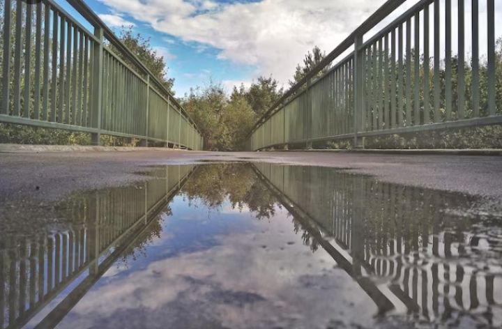 Из-за разлива реки в одном из населённых пунктов ЛНР закрыли мост