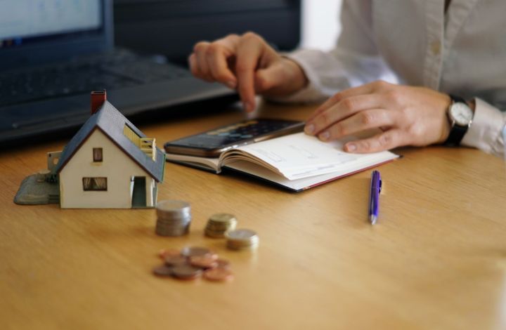 Долг за коммуналку может привести к потере жилья в ЛНР