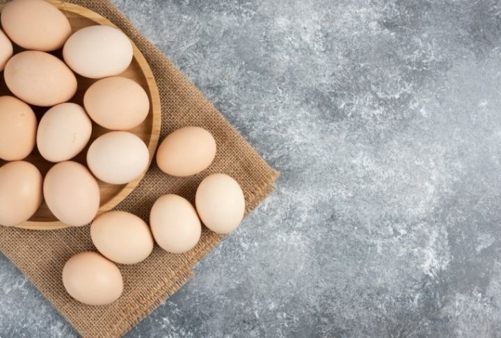 Оптовые цены на яйца в России взлетели на 80% в преддверии Масленицы