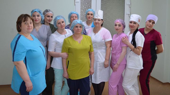 «Всё не так, как в кино». О работе операционных медсестёр из Свердловска