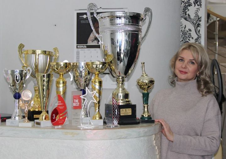 Елена Сомкина из Краснодона стала чемпионом планеты по парикмахерскому искусству
