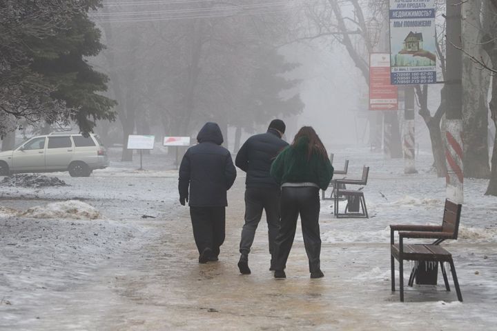 «Танцы» на льду по-свердловски: как город превратился в сплошной каток и где были коммунальщики