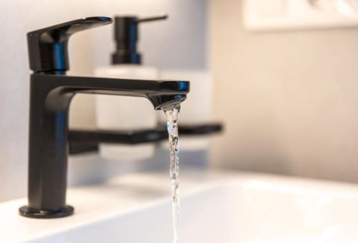 Многие населённые пункты в ЛНР экстренно остались без воды 1 марта из-за аварии