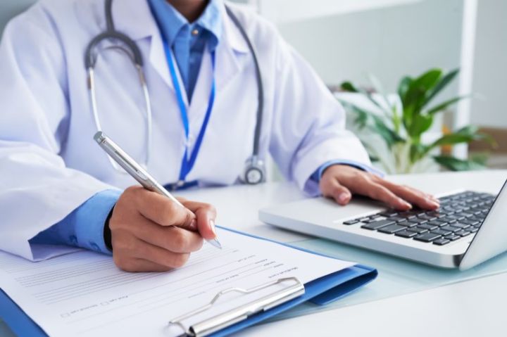 «Эта земля дала мне образование». Интервью с травматологом Свердловской больницы Тареком Хаммудой