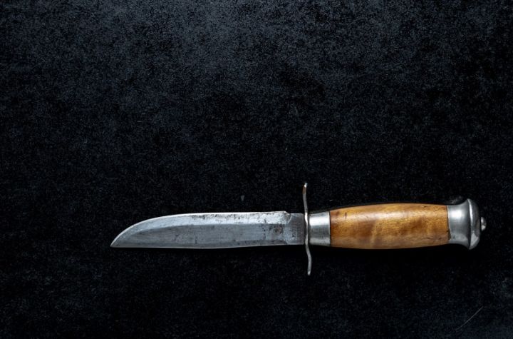 В ЛНР мужчина зарезал знакомого за то, что тот отказался уходить из гостей 