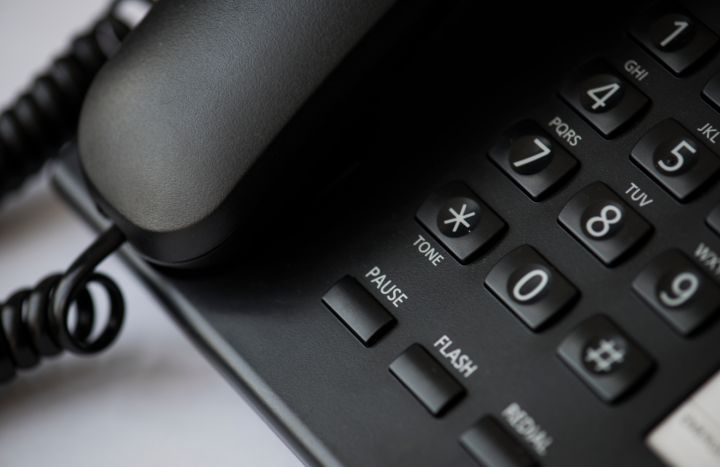 Как жителям ЛНР получить консультацию по недвижимости в Росреестре по телефону?