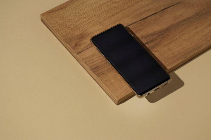 В ЛНР пенсионер украл у детсадовца телефон