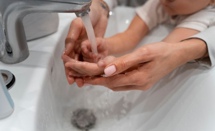 Масштабные работы «Луганскводы»: где в ЛНР ждать проблем с водой 26 марта? 