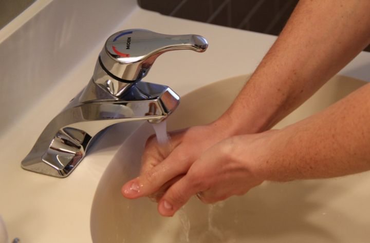 «Лугансквода» предупредила: ряду абонентов в ЛНР отключат воду на пару дней с 3 апреля