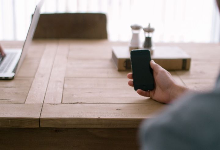 Зависимы ли вы от мобильного? Отвечают краснодонцы