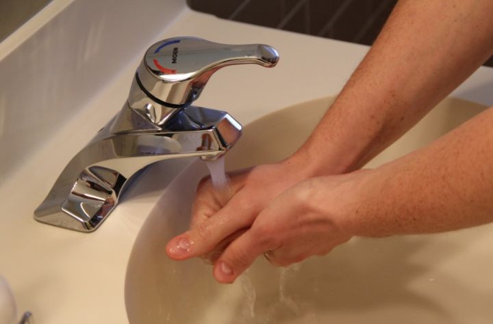 Где в ЛНР могут отключить воду 3 апреля? Полный список адресов