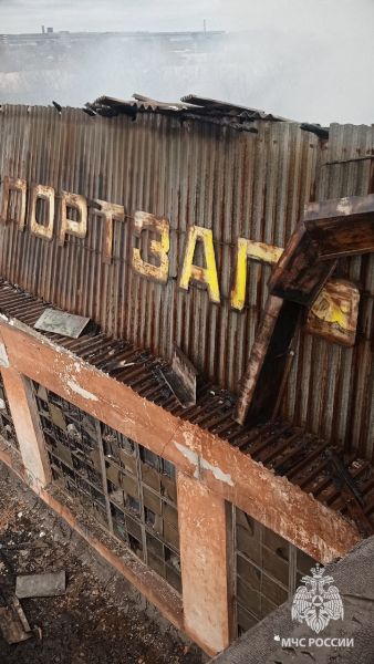 В одном из городов ЛНР горело здание спортзала