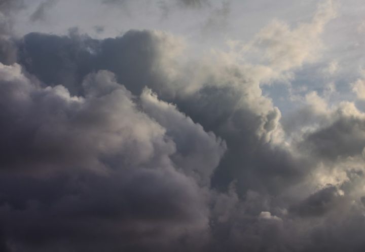 Дождь с грозой и тепло: прогноз погоды в ЛНР на 4 апреля