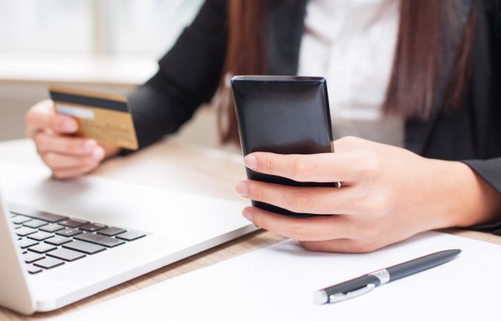 Банк «подарил» жительнице ЛНР 700 млн рублей и она воспользовалась ситуацией 