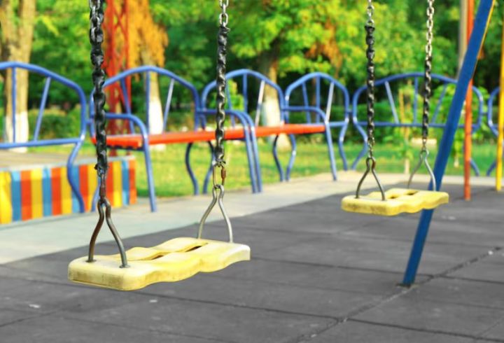 Площадки Краснодонского округа - не для игр? 