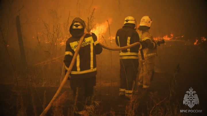 Массированная атака БПЛА отражается на ЛНР