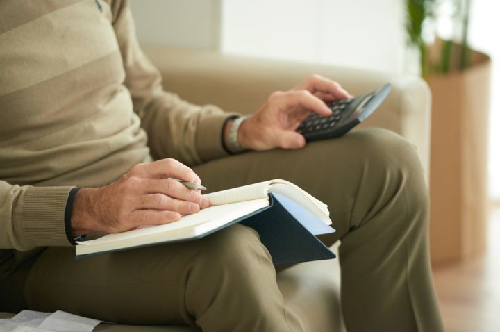 Страховая или социальная: какая пенсия вам положена в ЛНР? 