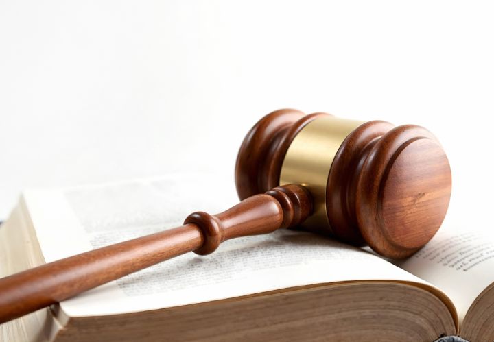 Луганчанка зарезала свою дочь после того, как её уличили в краже денег с чужой карты