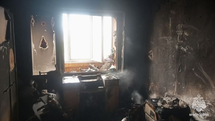 Телефон на зарядке чуть не сжёг квартиру в ЛНР