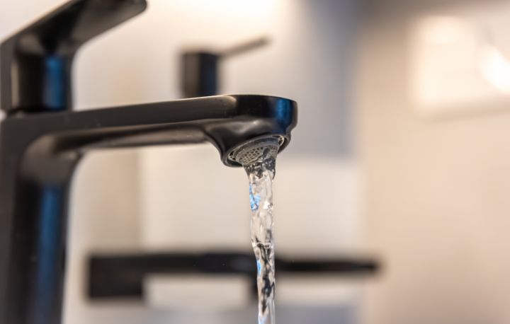 Часть Луганска осталась без воды до завтрашнего утра 